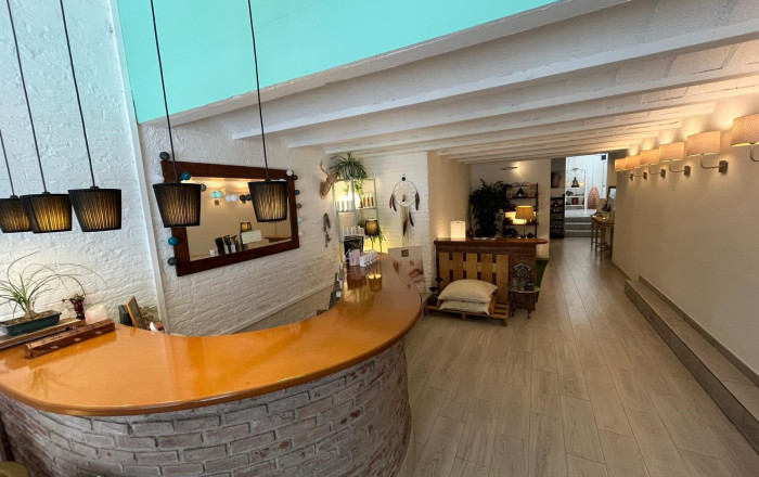 Traspaso - Peluquerias y Estetica -
Barcelona - Sants