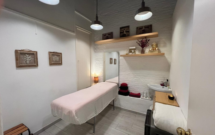 Traspaso - Peluquerias y Estetica -
Barcelona - Sants
