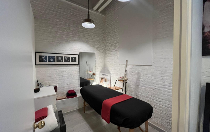 Traspaso - Peluquerias y Estetica -
Barcelona - Sants