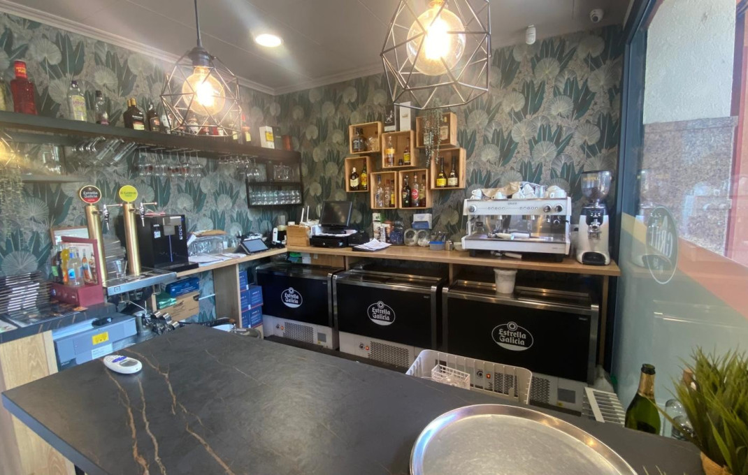 Venta - Bar Restaurante -
Pineda de Mar