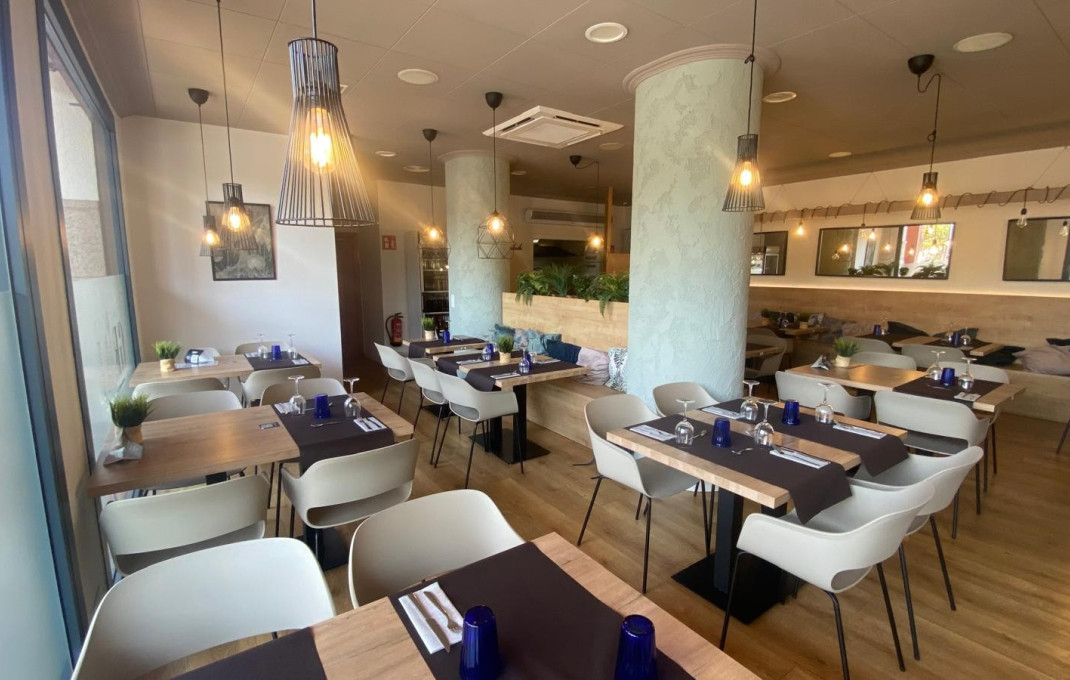 Venta - Bar Restaurante -
Pineda de Mar