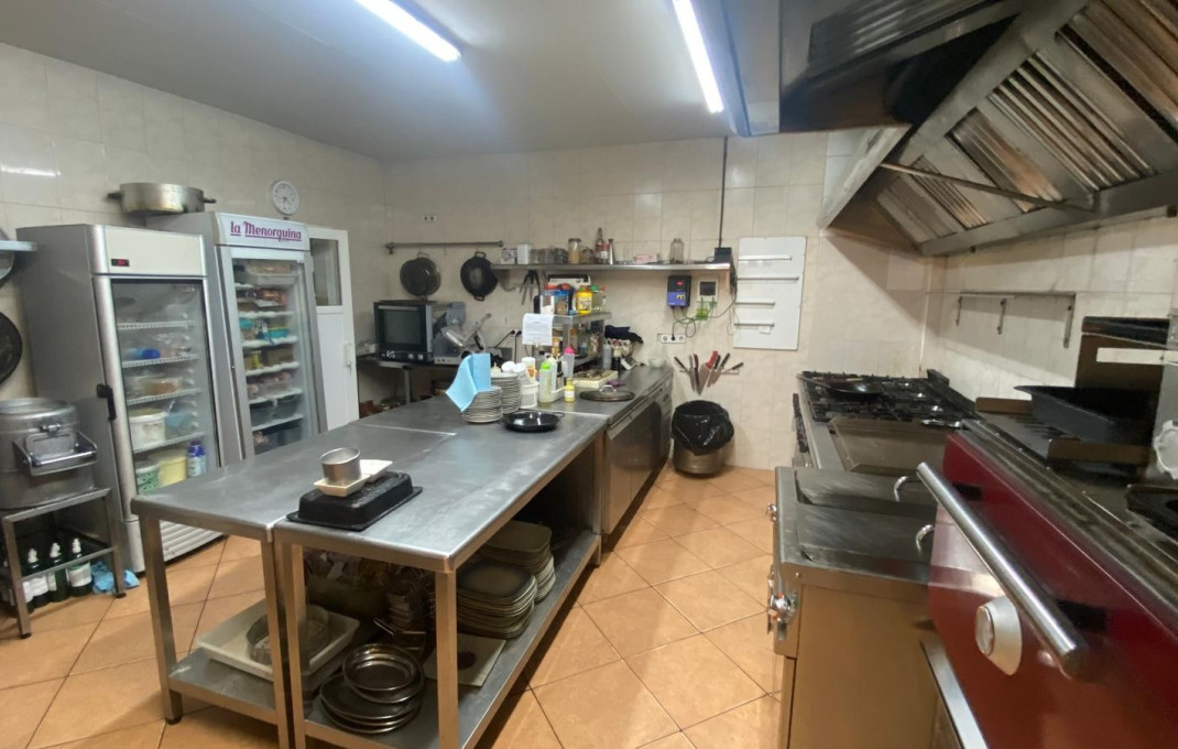 Venta - Bar Restaurante -
Pineda de Mar