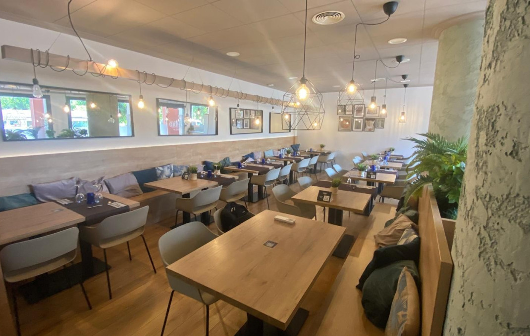Venta - Bar Restaurante -
Pineda de Mar