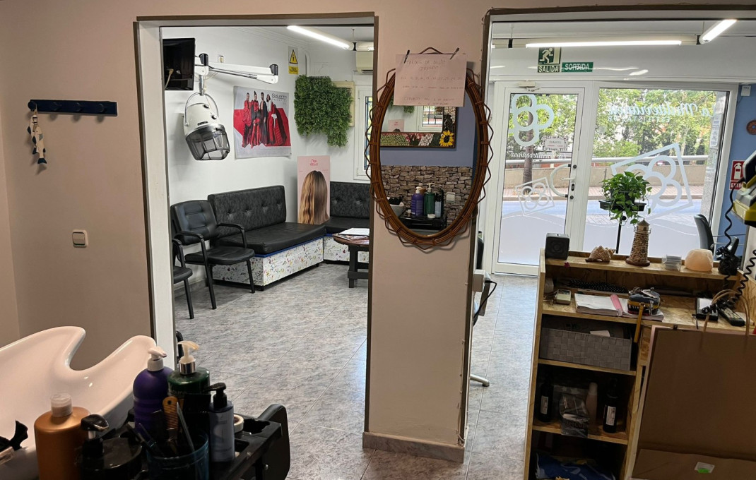 Transfert - Peluquerias y Estetica -
Barcelona - Nou Barris