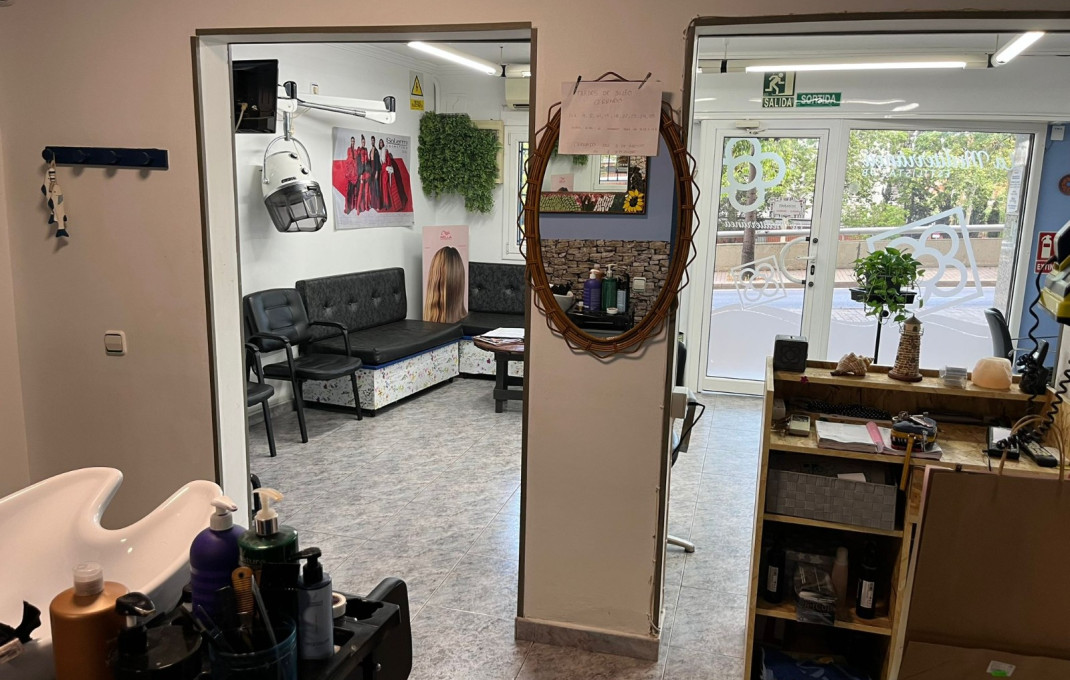 Transfert - Peluquerias y Estetica -
Barcelona - Nou Barris