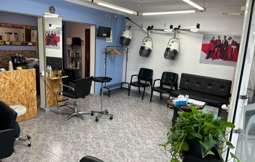 Transfert - Peluquerias y Estetica -
Barcelona - Nou Barris