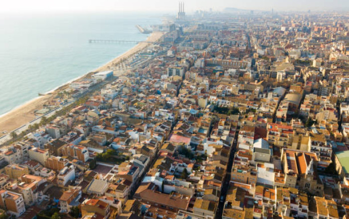 Alquiler - Local comercial -
Badalona