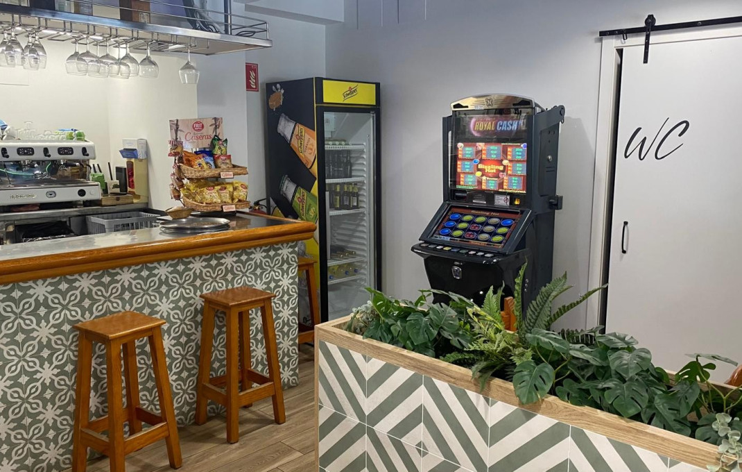 Transfer - Bar-Cafeteria -
Pineda de Mar