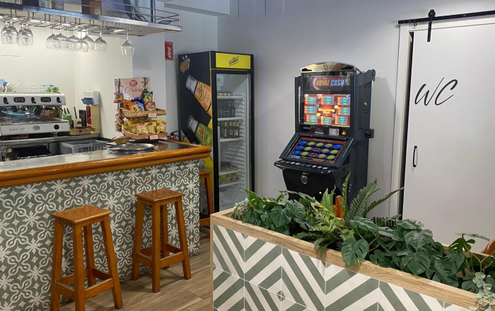 Transfer - Bar-Cafeteria -
Pineda de Mar