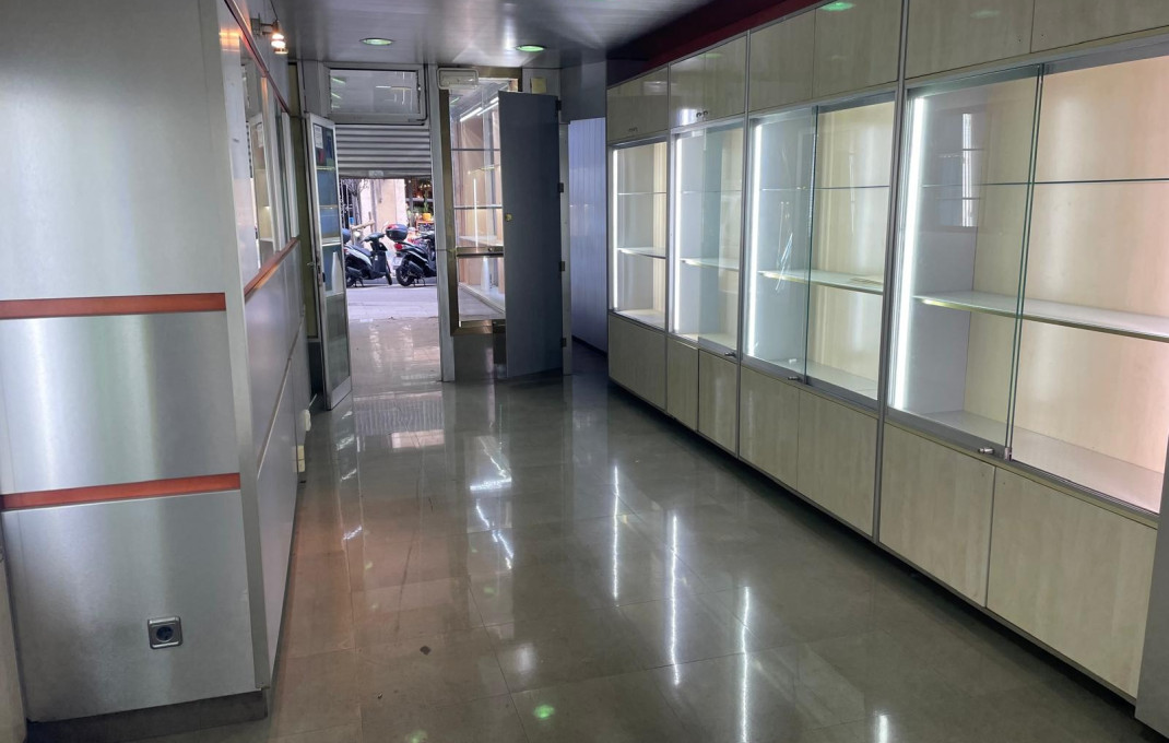 Alquiler - Local comercial -
Barcelona - Gràcia