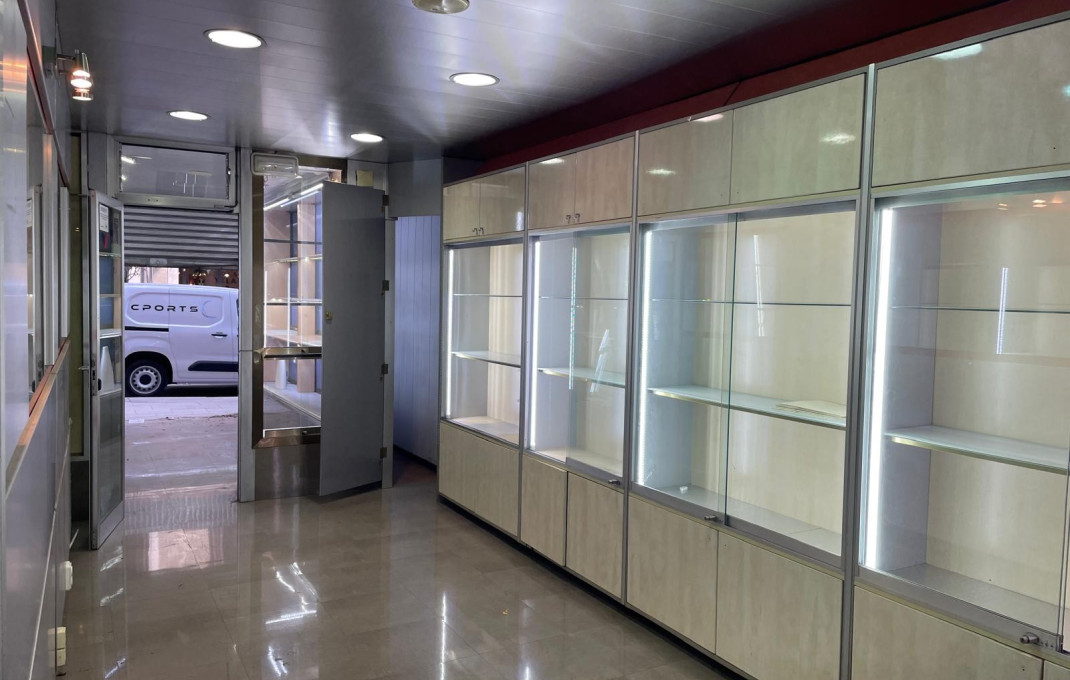 Alquiler - Local comercial -
Barcelona - Gràcia