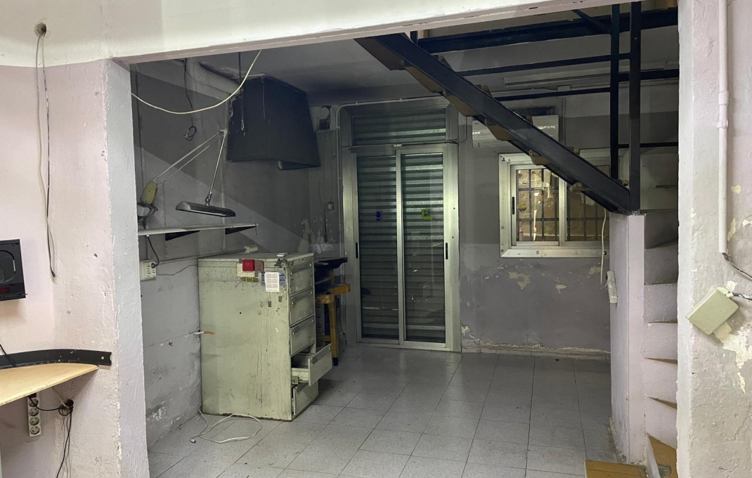 Alquiler - Local comercial -
Barcelona - Gràcia