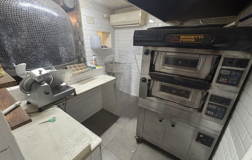 Traspaso - Take Away -
Barcelona - Raval