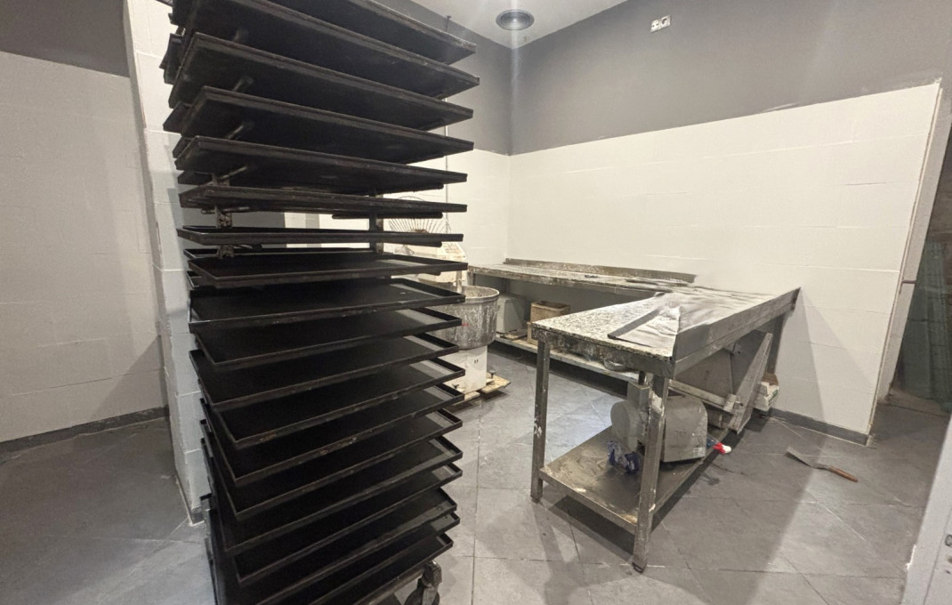 Traspaso - Take Away -
Barcelona - Raval