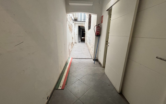 Traspaso - Take Away -
Barcelona - Raval