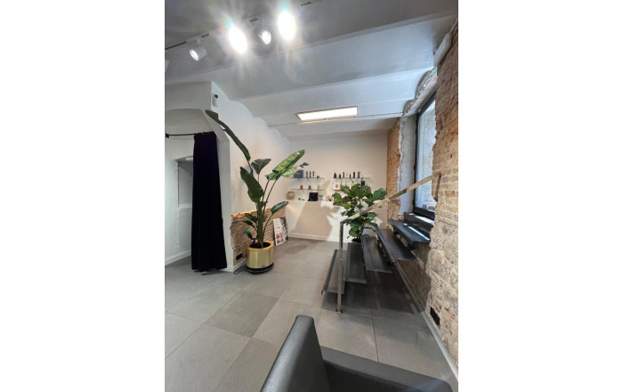 Traspaso - Peluquerias y Estetica -
Barcelona - Eixample