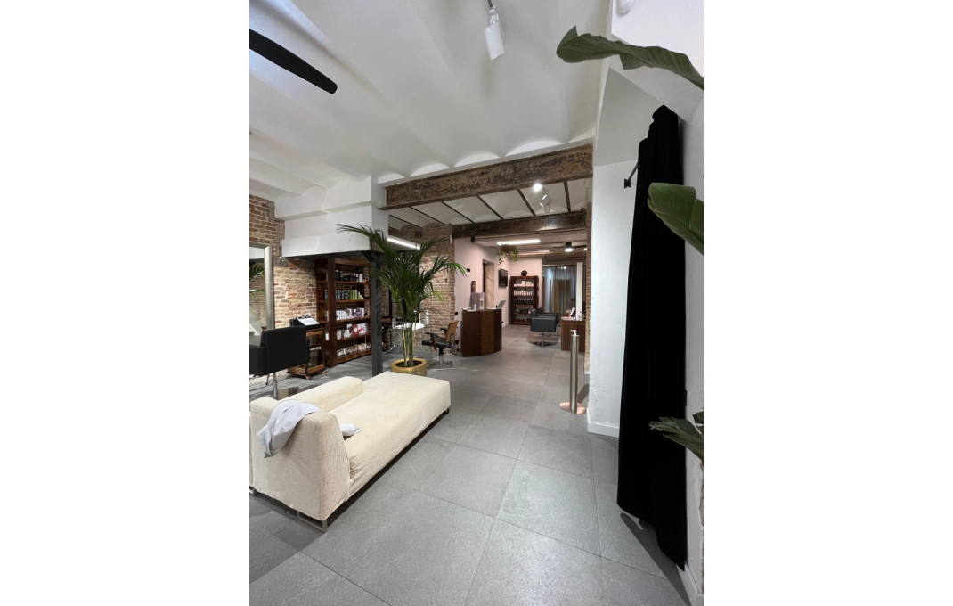 Traspaso - Peluquerias y Estetica -
Barcelona - Eixample