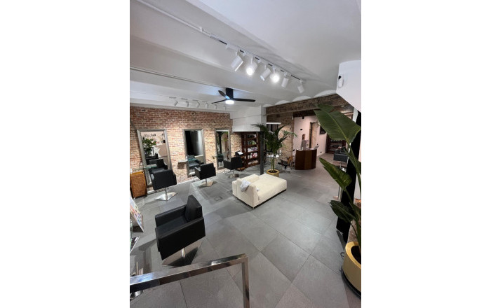 Traspaso - Peluquerias y Estetica -
Barcelona - Eixample