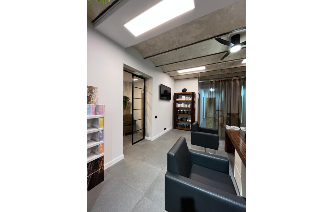 Traspaso - Peluquerias y Estetica -
Barcelona - Eixample