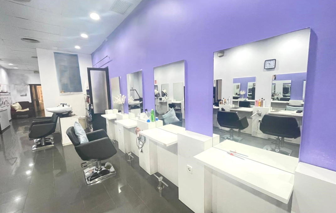 Transfer - Peluquerias y Estetica -
Barcelona - Sagrada familia