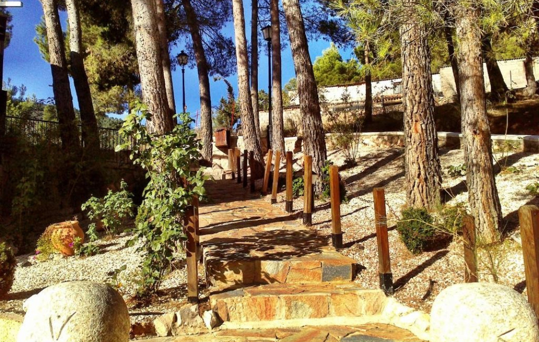 Sale - Complejos turísticos -
Albacete - Bogarra