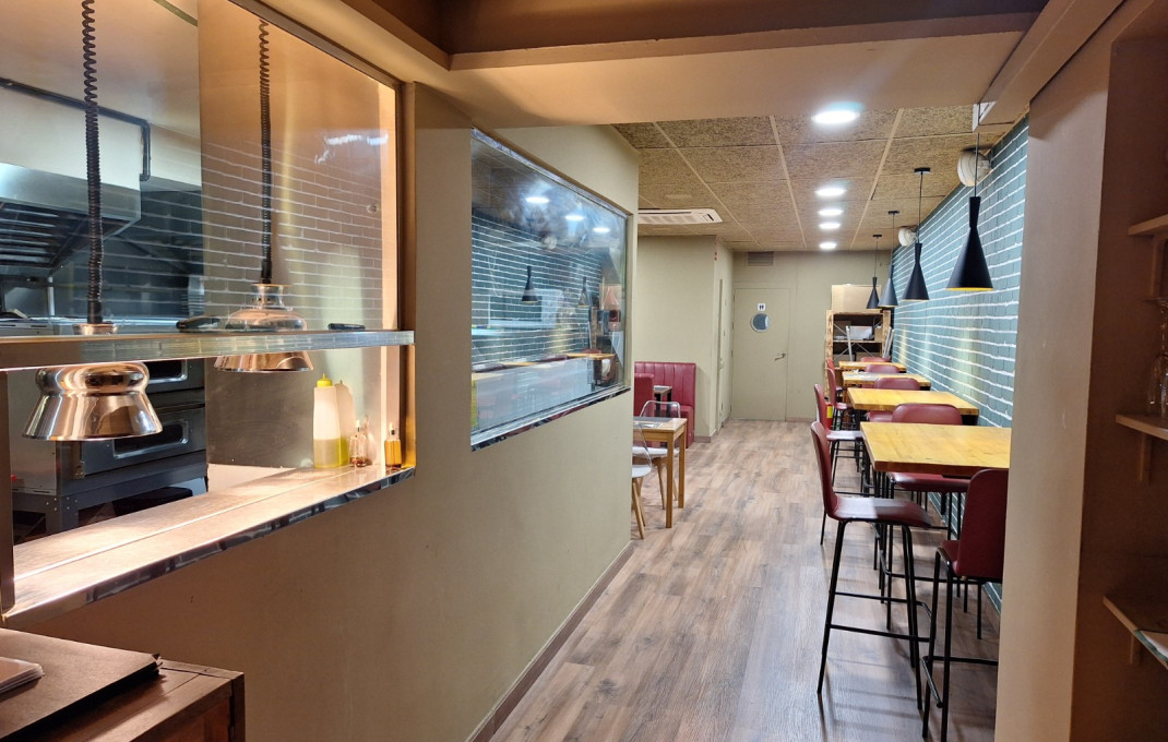 Traspaso - Restaurante -
Barcelona - Sants