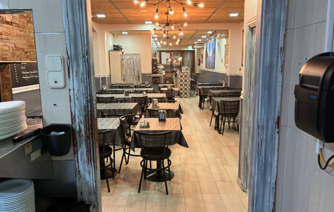 Traspaso - Restaurante -
Barcelona - Sant Martí