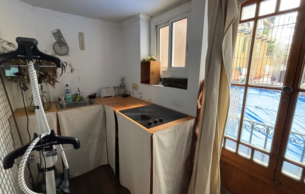 Traspaso - Tiendas -
Barcelona - Gràcia