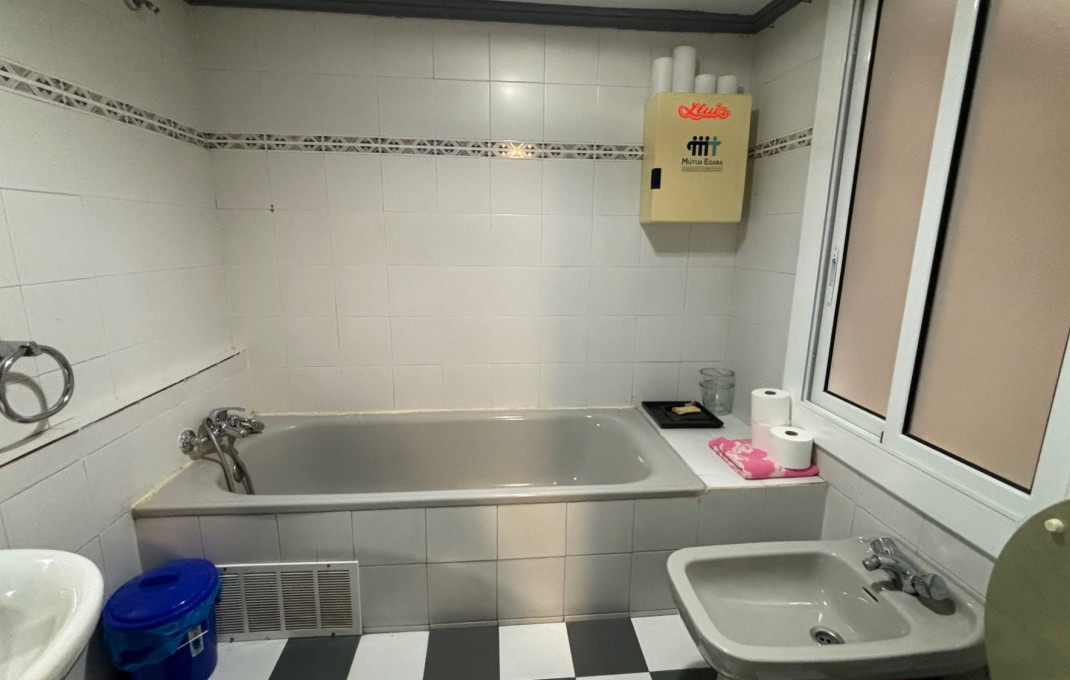 Traspaso - Tiendas -
Barcelona - Gràcia