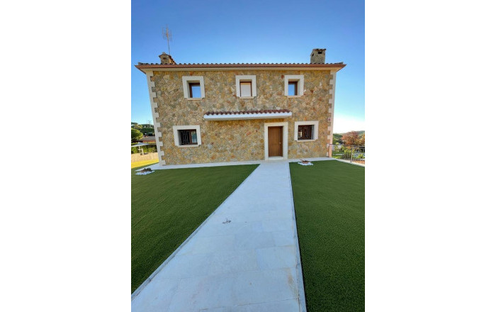 Sale - Casa -
Calonge