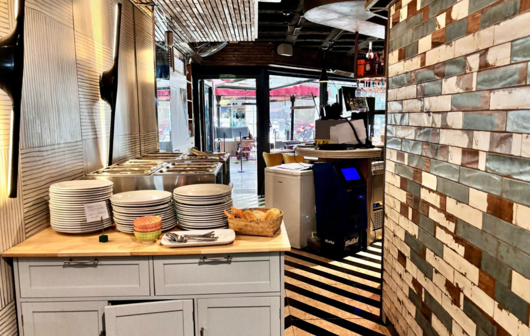Traspaso - Restaurante -
Barcelona - Eixample Derecho
