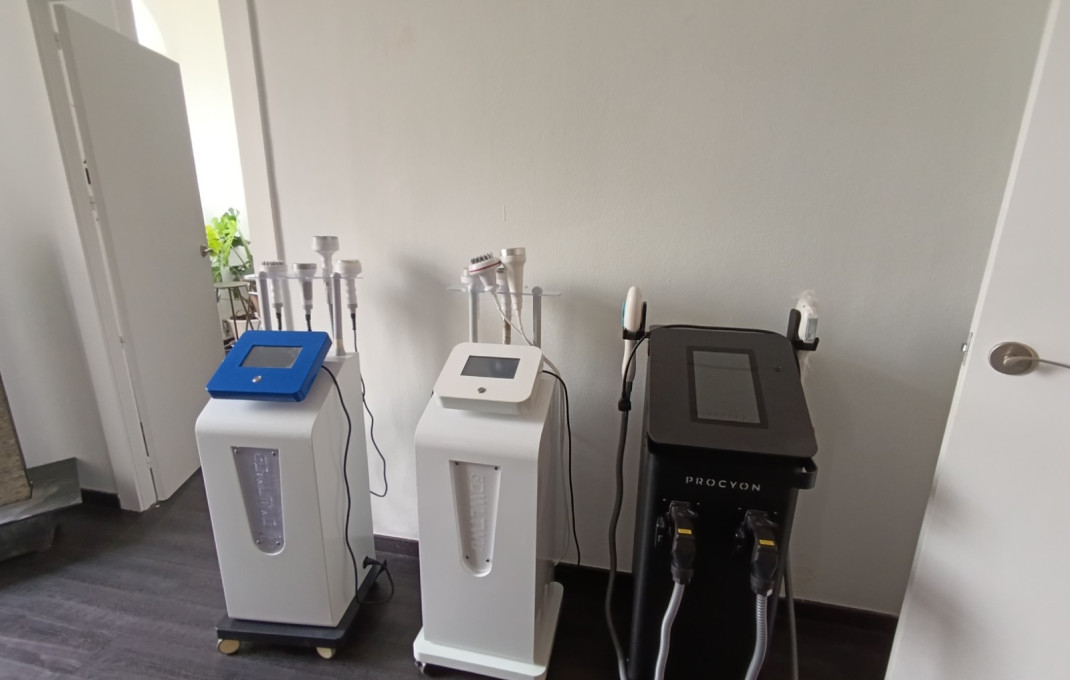 Traspaso - Peluquerias y Estetica -
Barcelona - Eixample