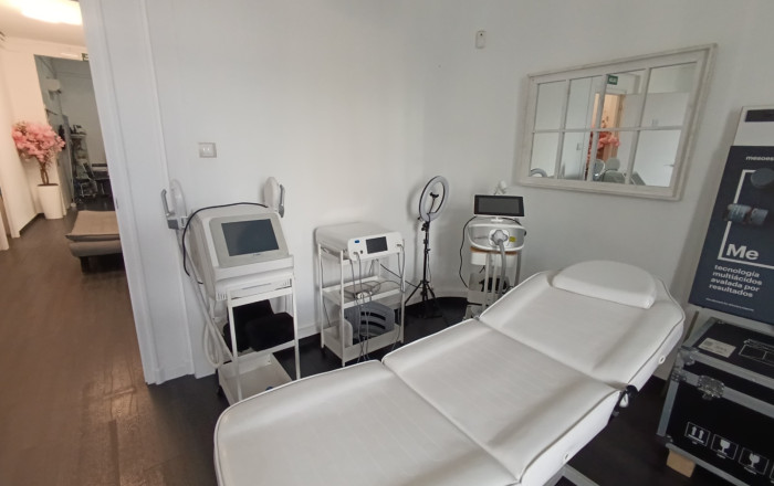 Traspaso - Peluquerias y Estetica -
Barcelona - Eixample