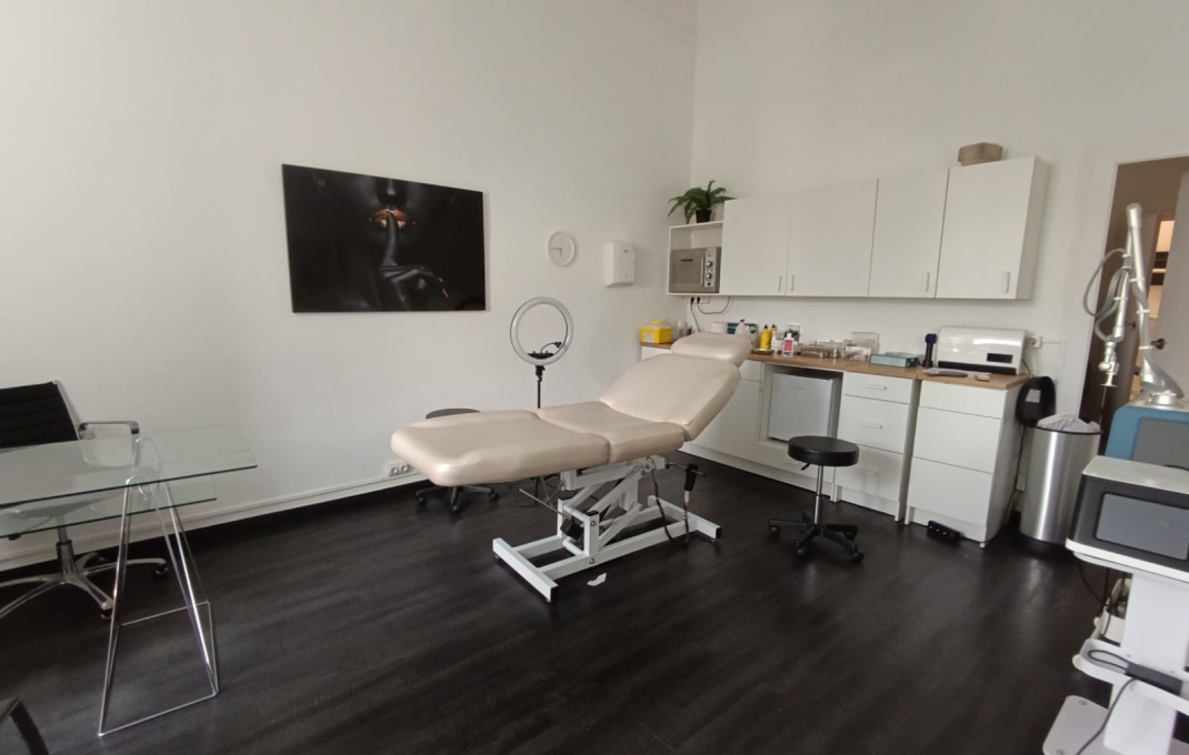 Traspaso - Peluquerias y Estetica -
Barcelona - Eixample