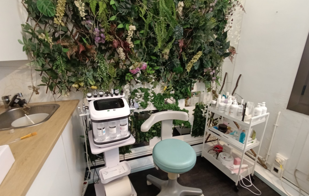 Traspaso - Peluquerias y Estetica -
Barcelona - Eixample