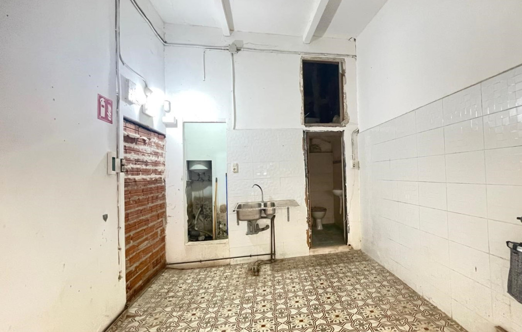 Venta - Local comercial -
Barcelona - Gràcia