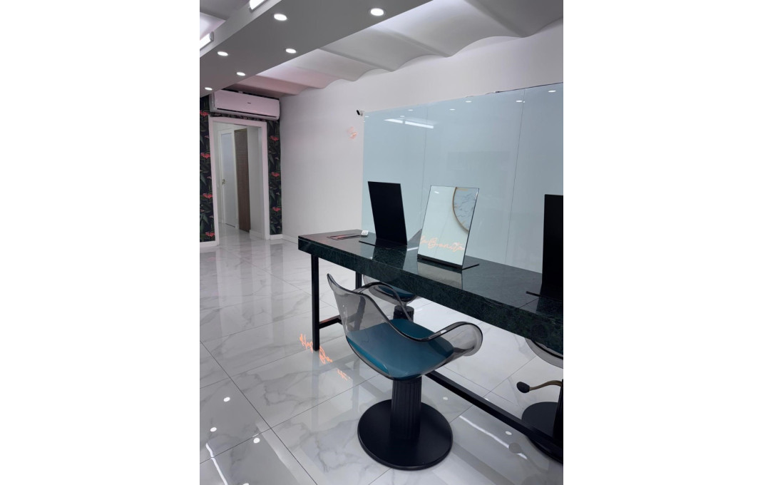 Transfer - Peluquerias y Estetica -
Barcelona - Eixample