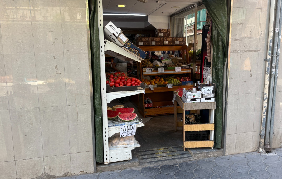 Traspaso - Frutería -
Sant Boi de Llobregat