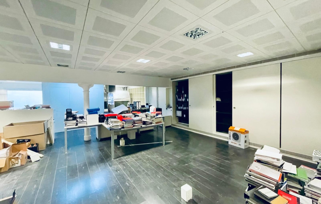 Venta - Local comercial -
Barcelona - Eixample