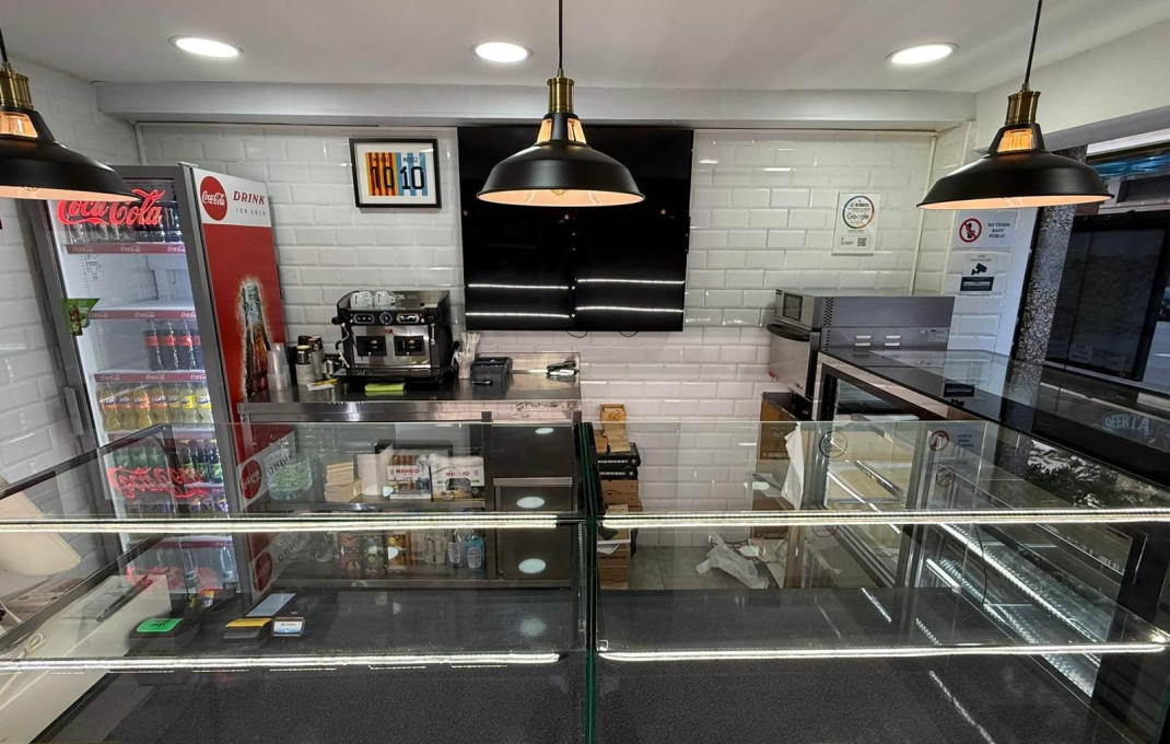 Traspaso - Take Away -
Barcelona - Sarria-Sant Gervasi