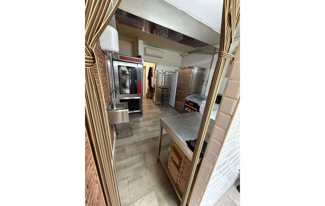 Traspaso - Take Away -
Barcelona - Sarria-Sant Gervasi