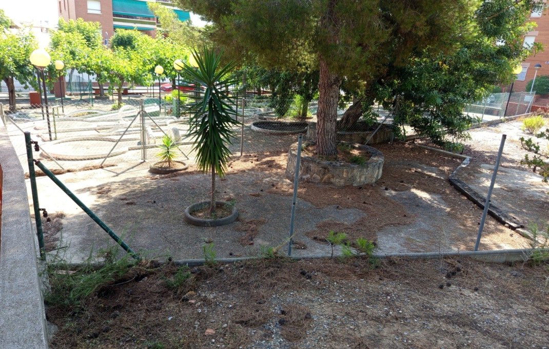 Venta - Naves y solares -
Roda de Barà