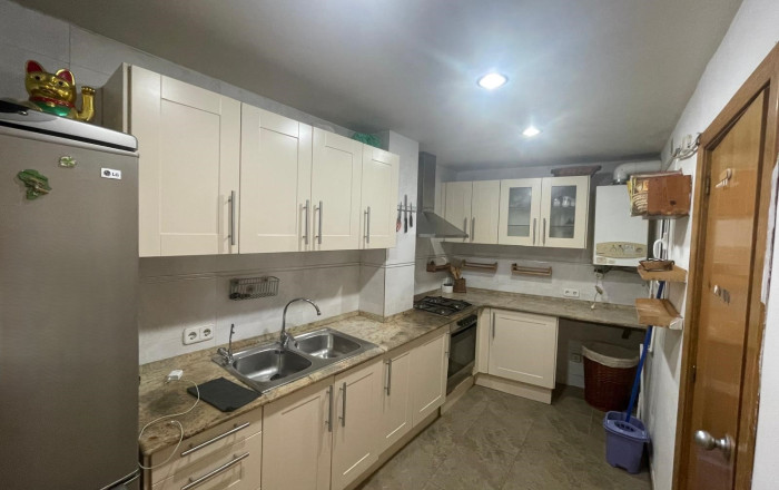 Sale - Piso -
Barcelona - Ciutat Vella