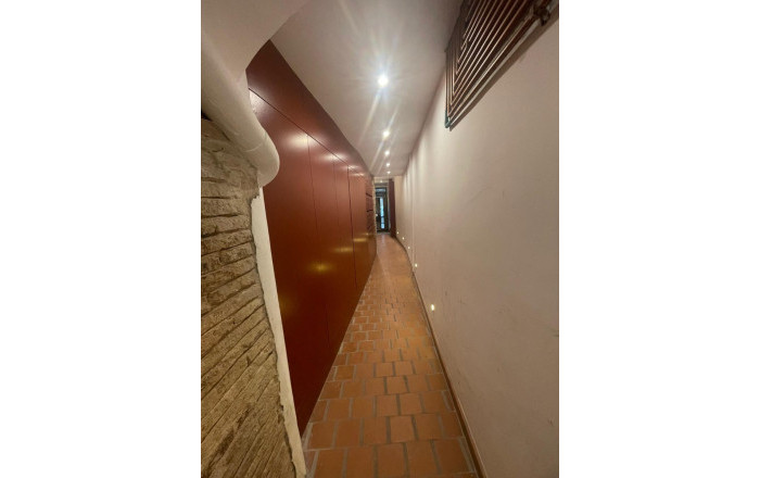 Sale - Piso -
Barcelona - Ciutat Vella