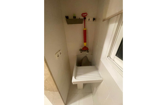 Sale - Piso -
Barcelona - Ciutat Vella