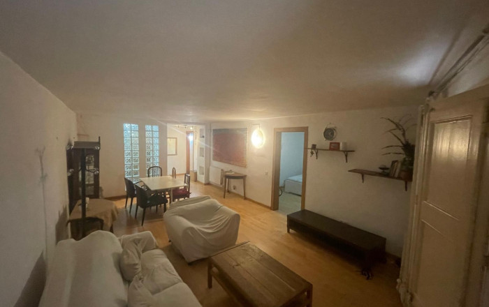 Sale - Piso -
Barcelona - Ciutat Vella