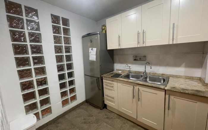 Sale - Piso -
Barcelona - Ciutat Vella