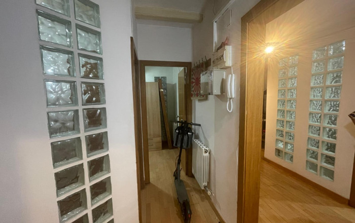 Sale - Piso -
Barcelona - Ciutat Vella