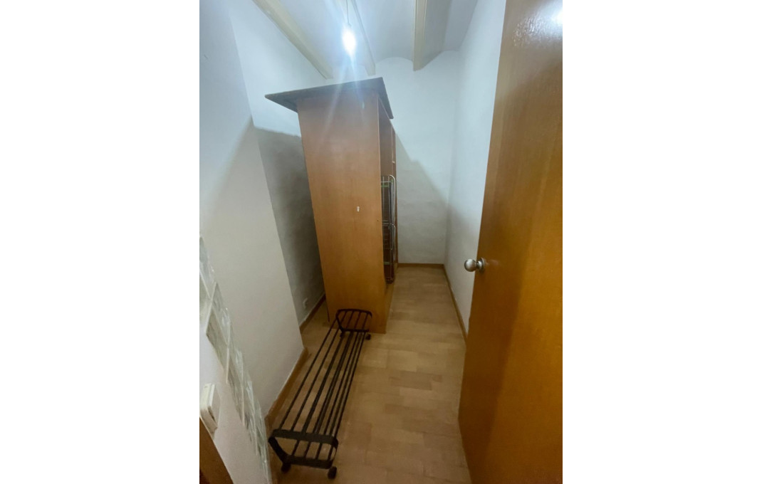 Sale - Piso -
Barcelona - Ciutat Vella