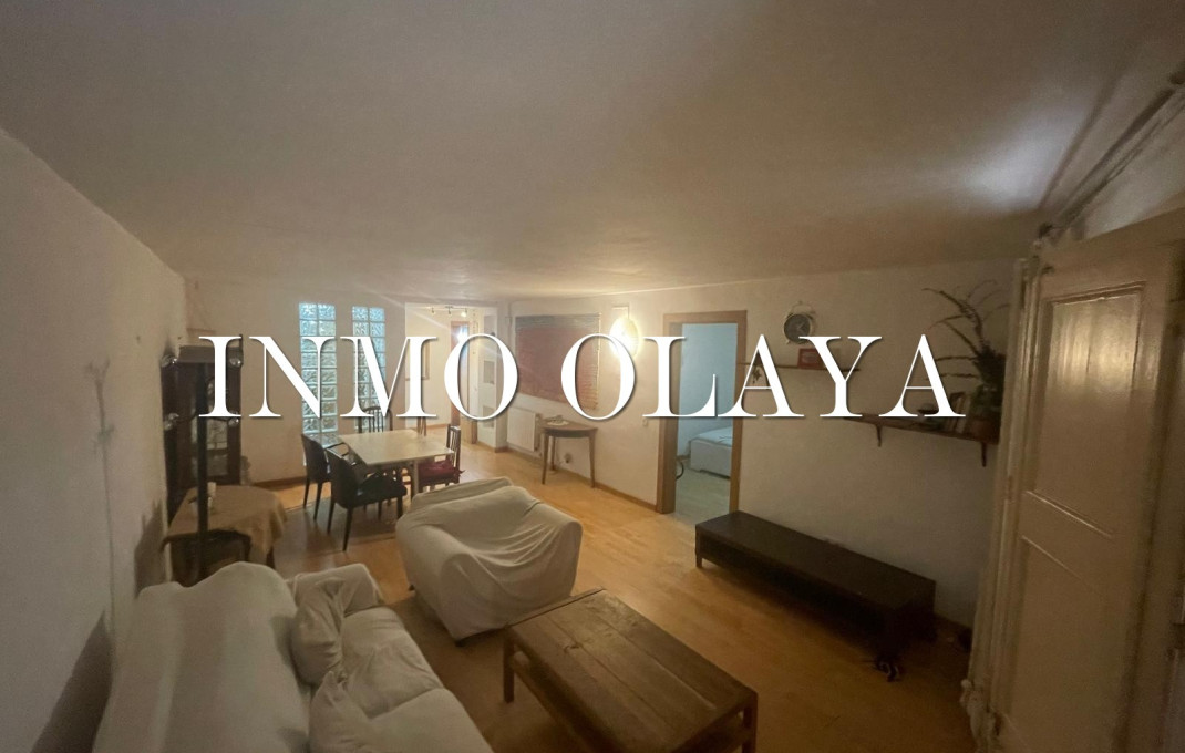 Sale - Piso -
Barcelona - Ciutat Vella